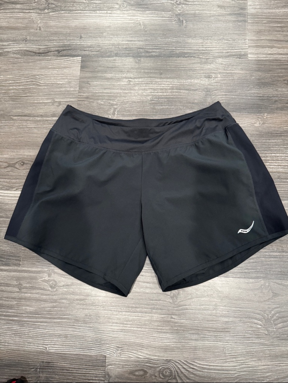 EUC Saucony Scoot 2-in-1 Running Shorts Size Large
